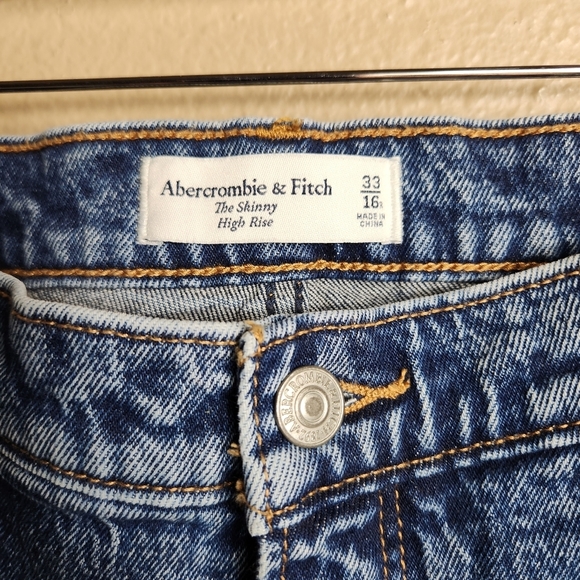 Abercrombie & Fitch Womens The Skinny High Rise Distressed Jeans |16/33| - Picture 6 of 9